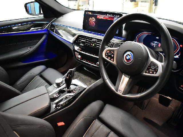 BMW 5SERIES SEDAN 2021 Image 31