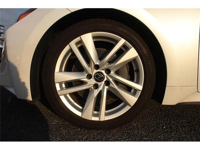 TOYOTA LEXUS IS300H 2023 Image 31