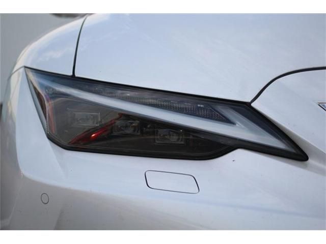 TOYOTA LEXUS IS300H 2023 Image 31