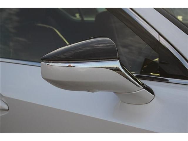 TOYOTA LEXUS IS300H 2023 Image 31