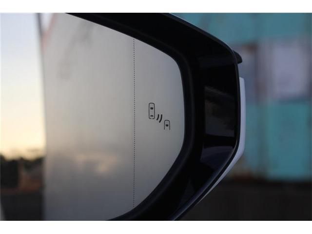 TOYOTA LEXUS IS300H 2023 Image 31