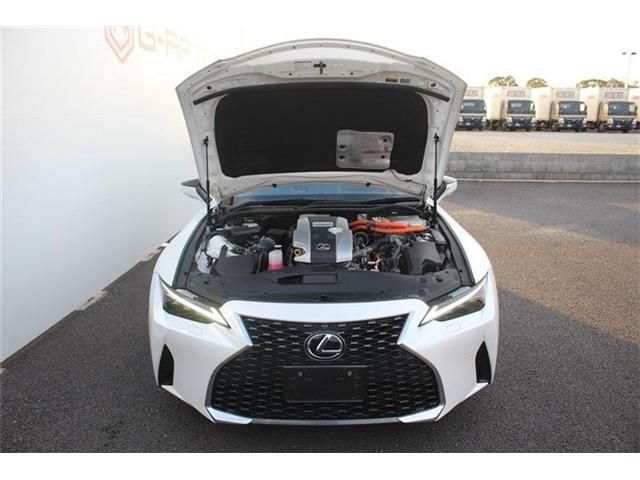 TOYOTA LEXUS IS300H 2023 Image 31