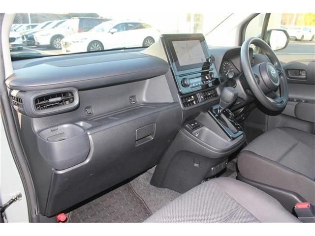 TOYOTA SIENTA HYBRID 2023 Image 31