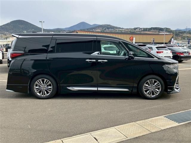 TOYOTA ALPHARD HYBRID 2024 Image 31