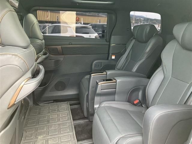 TOYOTA ALPHARD HYBRID 2024 Image 31