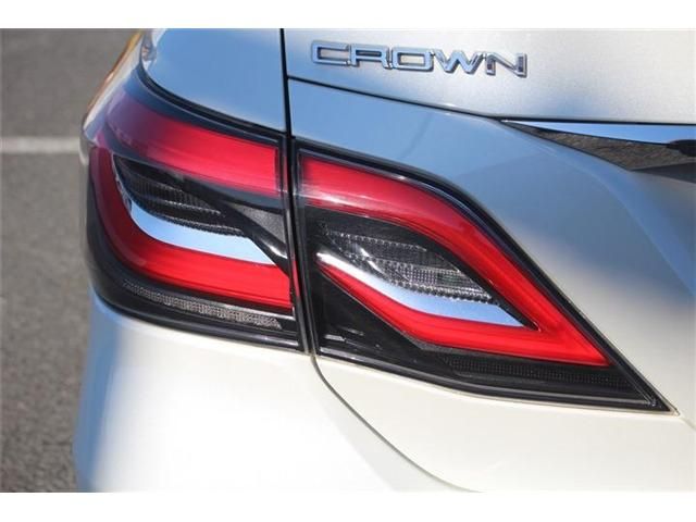 TOYOTA CROWN SEDAN HYBRID 2018 Image 31