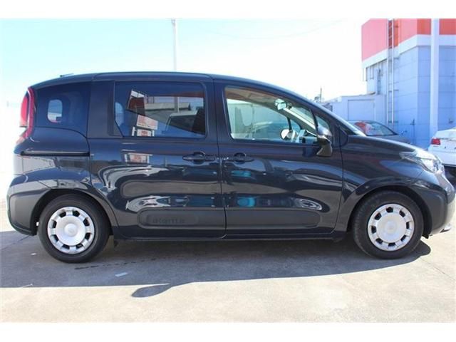 TOYOTA SIENTA HYBRID 2023 Image 31