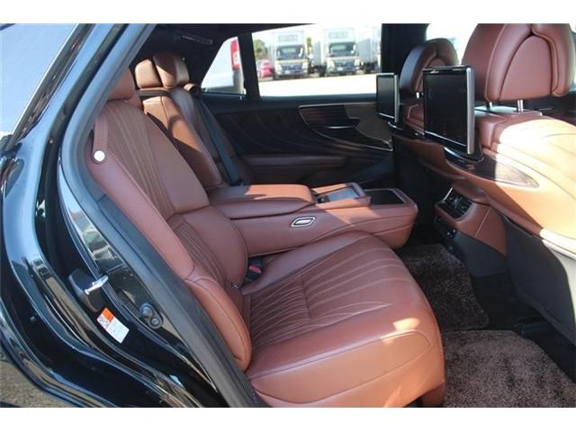TOYOTA LEXUS LS500H 4WD 2018 Image 31
