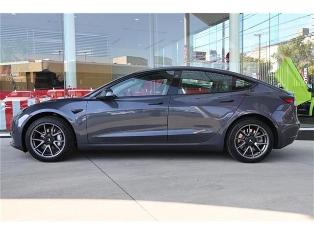 TESLA MODEL 3 2022 Image 31