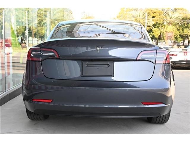 TESLA MODEL 3 2022 Image 31