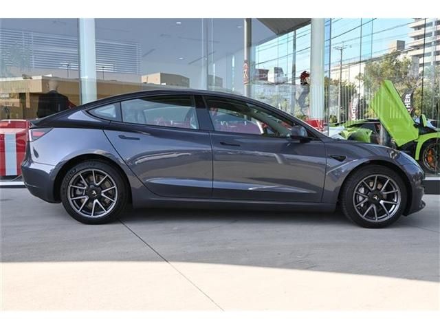 TESLA MODEL 3 2022 Image 31