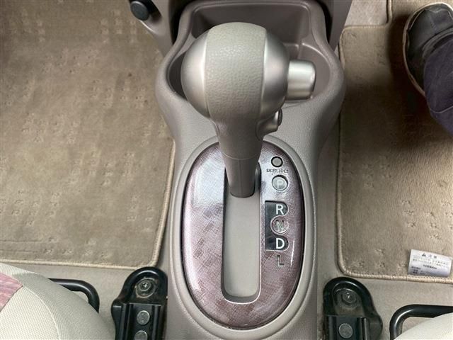 NISSAN MARCH 2011 Image 31