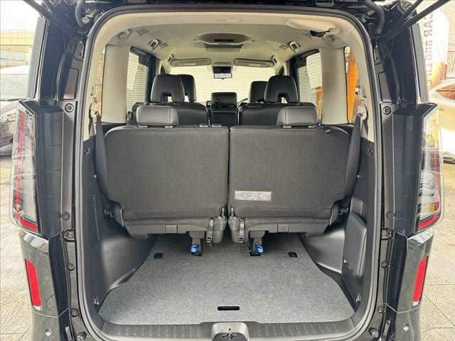 NISSAN SERENA  WG 2023 Image 31