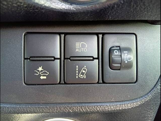 TOYOTA SIENTA HYBRID 2016 Image 31