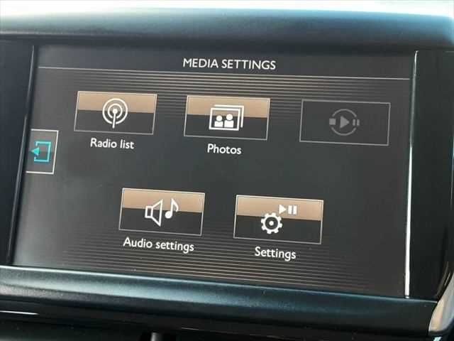 PEUGEOT 2008 2017 Image 31