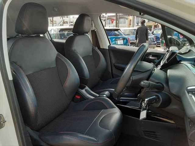 PEUGEOT 2008 2017 Image 31