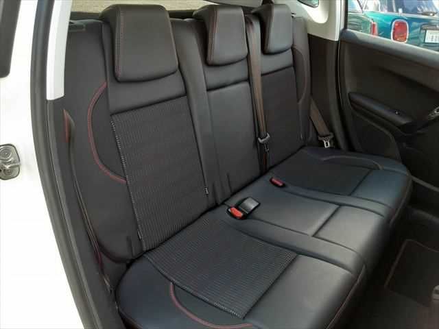 PEUGEOT 2008 2017 Image 31