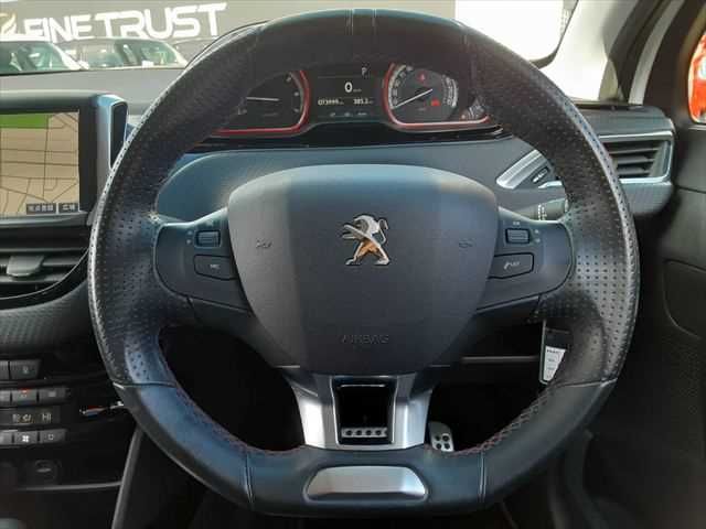 PEUGEOT 2008 2017 Image 31