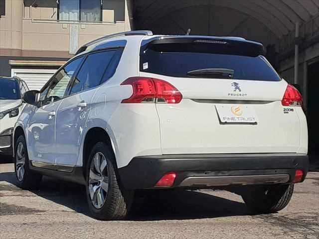 PEUGEOT 2008 2015 Image 31