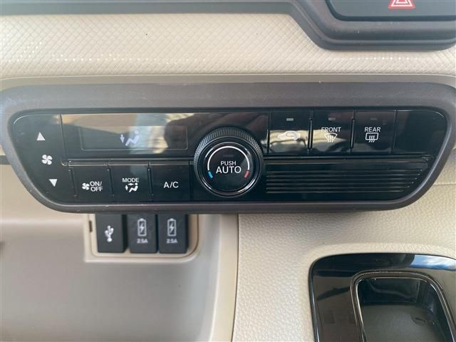 HONDA N BOX 2018 Image 31