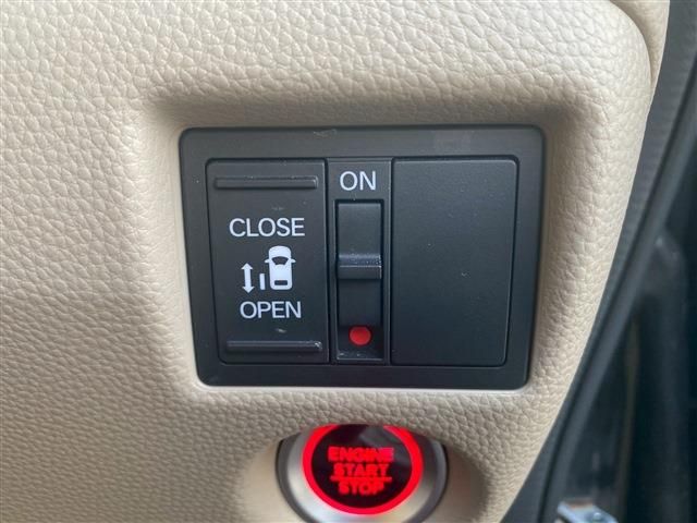 HONDA N BOX 2018 Image 31