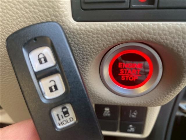 HONDA N BOX 2018 Image 31