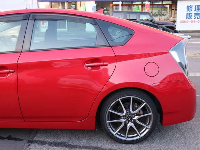 TOYOTA PRIUS 2015 Image 31