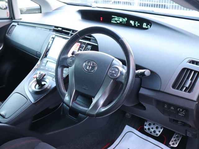 TOYOTA PRIUS 2015 Image 31