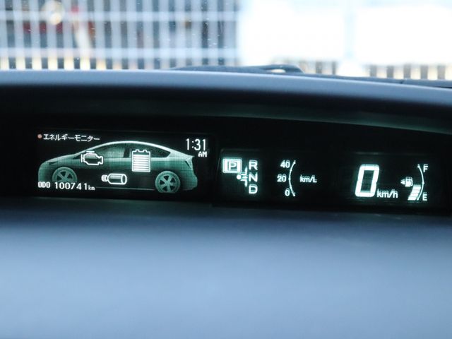 TOYOTA PRIUS 2015 Image 31
