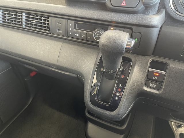 HONDA N BOX CUSTOM 2023 Image 31