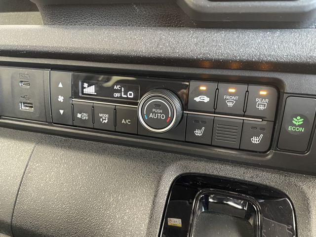 HONDA N BOX CUSTOM 2023 Image 31