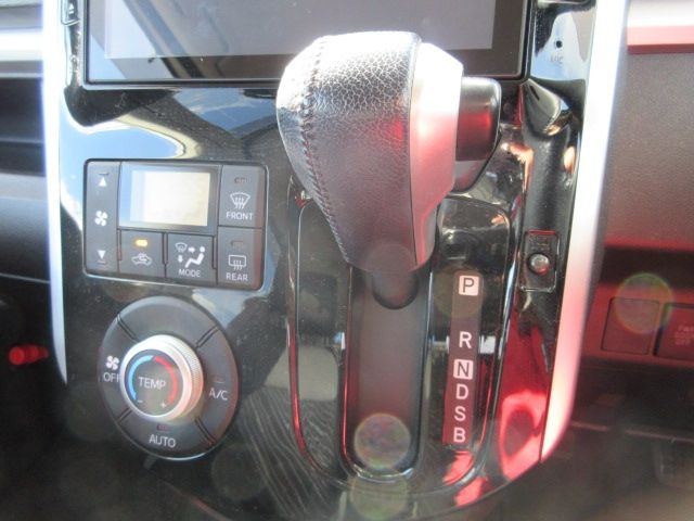 DAIHATSU TANTO CUSTOM 4WD 2013 Image 31