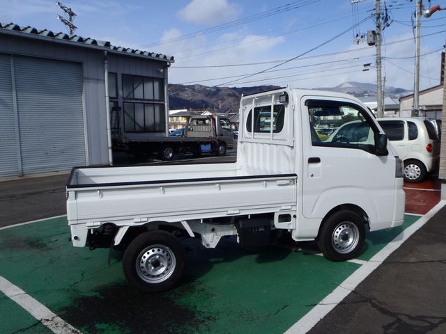 DAIHATSU HIJET TRUCK 4WD 2022 Image 31