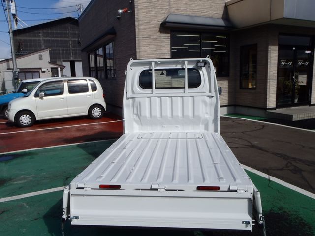 DAIHATSU HIJET TRUCK 4WD 2022 Image 31