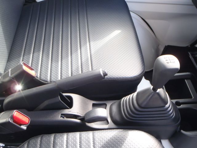 DAIHATSU HIJET TRUCK 4WD 2022 Image 31