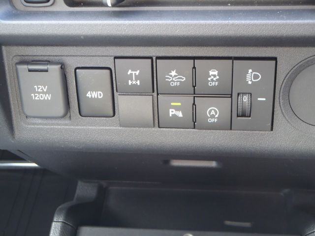 DAIHATSU HIJET TRUCK 4WD 2022 Image 31