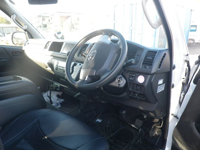 TOYOTA HIACE COMMUTER 2014 Image 31