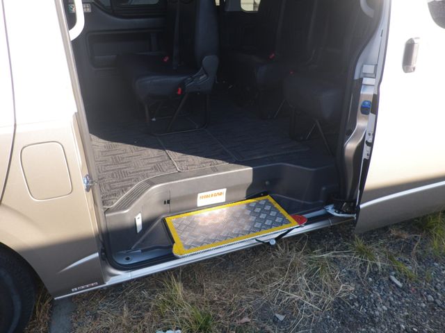 TOYOTA HIACE COMMUTER 2014 Image 31