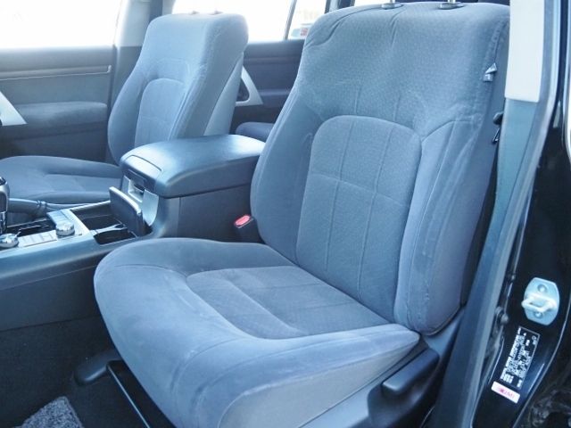 TOYOTA LANDCRUISER WAGON 2017 Image 31