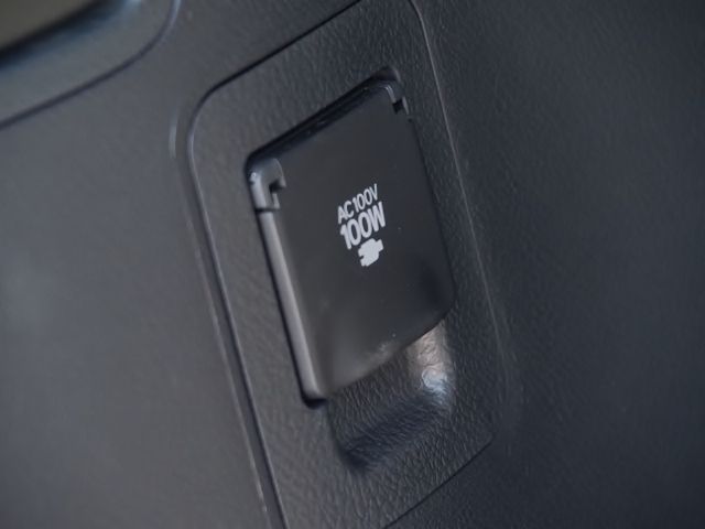 TOYOTA LANDCRUISER WAGON 2017 Image 31