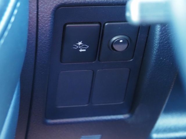 TOYOTA LANDCRUISER WAGON 2017 Image 31