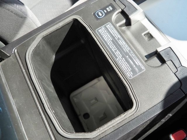 TOYOTA LANDCRUISER WAGON 2017 Image 31