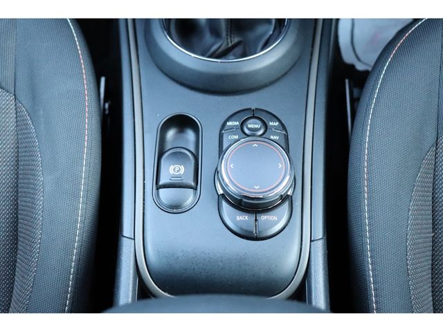 BMW MINI COOPER D CR 2018 Image 31