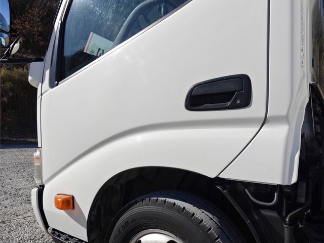 HINO DUTRO 2012 Image 31