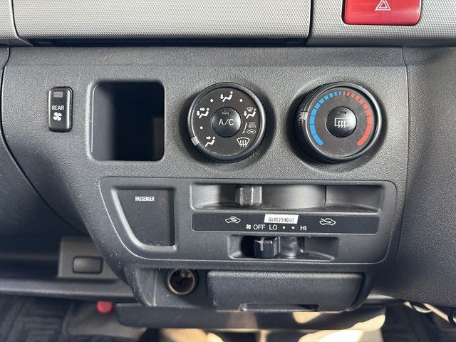 TOYOTA HIACE WAGON 4WD 2005 Image 31