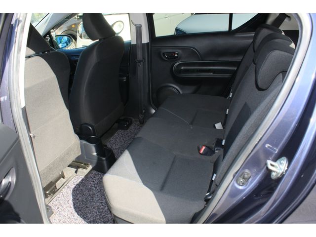 TOYOTA AQUA 2015 Image 31