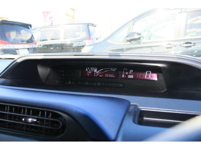 TOYOTA AQUA 2015 Image 31