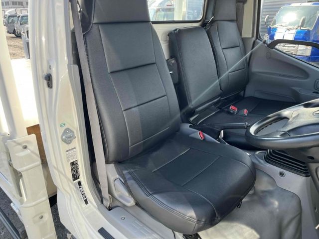 TOYOTA DYNA 2013 Image 31