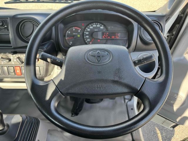 TOYOTA DYNA 2013 Image 31