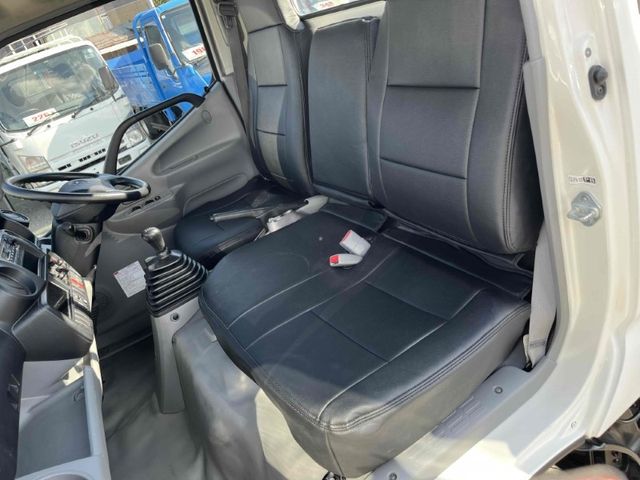 TOYOTA DYNA 2013 Image 31